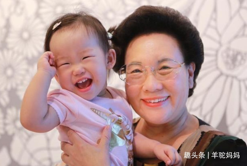 基因|宝宝颜值被爷爷奶奶“截胡”是啥体验爸妈哭笑不得,基因太强大