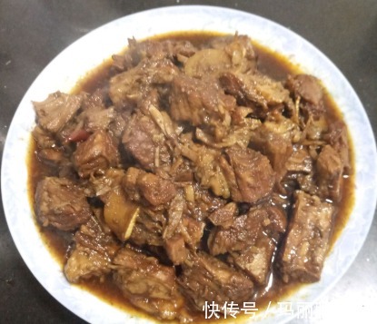 清洗干净|炖牛肉时，千万别加这味料，做错等于毁了一锅肉，不懂别乱放！