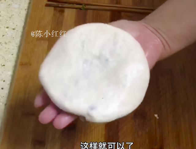 韭菜盒子|韭菜盒子这样做皮薄馅大，特别的好吃，一次我能吃3个