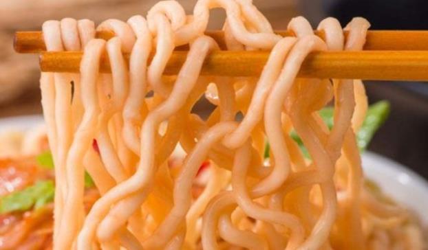 居然|真正的“垃圾”食品已公布,每个都让人吃到上瘾,居然没有方便面