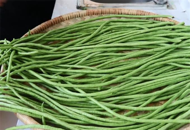 好吃|教你用传统面汤水腌酸豆角做法,2个小技巧,酸脆开胃又好吃