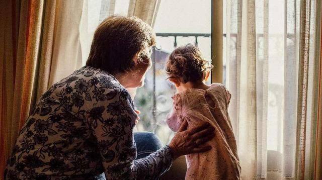 义务|“我妈没义务帮你带孩子”,丈夫极力护母,不出两个月却后悔了