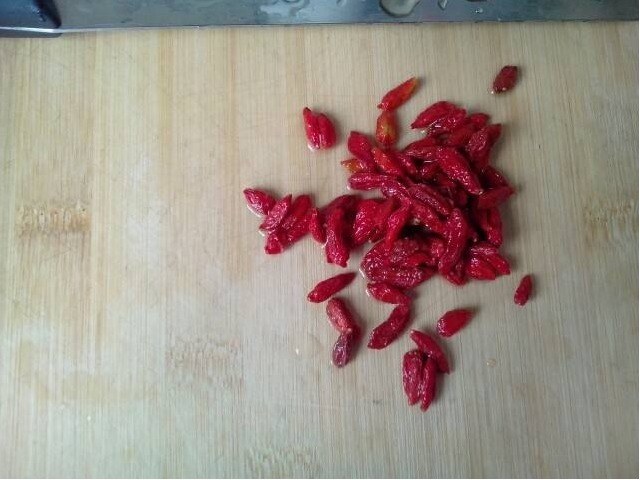 酒酿|都说女人比男人老的快,常吃3种抗衰老食物,让你皮肤光泽还细腻