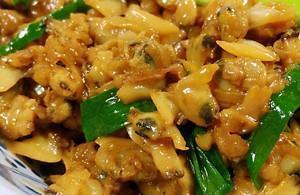 家常海鲜菜谱，爆炒葱香花甲肉，简单美味营养，吃不够，超级下饭