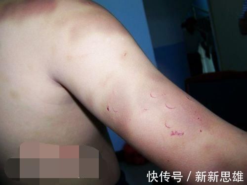 亲近|哥哥一亲近刚出生的妹妹,妹妹就莫名哭泣,妈妈打开襁褓脸都变了