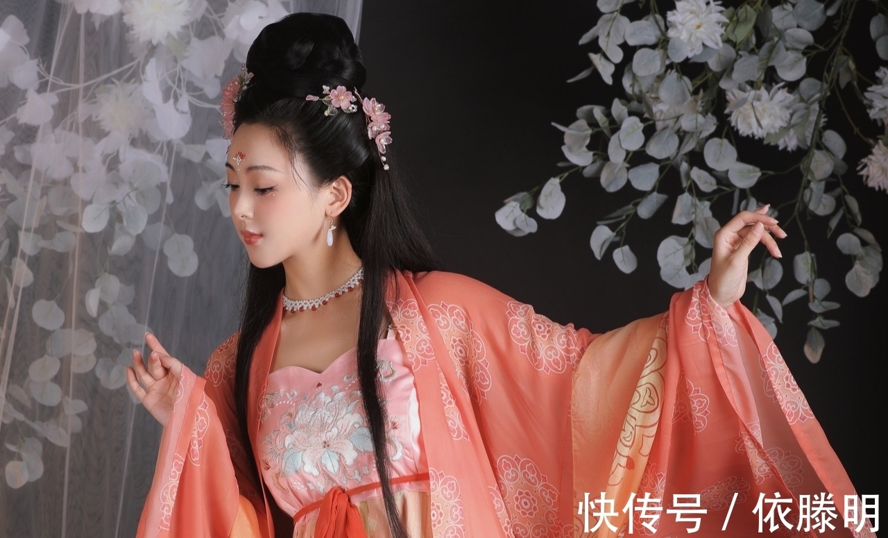 春梅|诗·十首丨欲问春光何处艳?我言月谷柳梢头