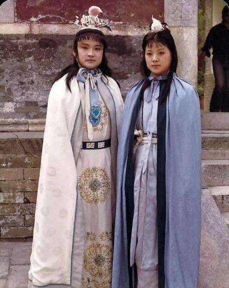 秦钟@秦可卿为何巧用计谋,安排贾宝玉去自己房间午睡?她到底有何意图