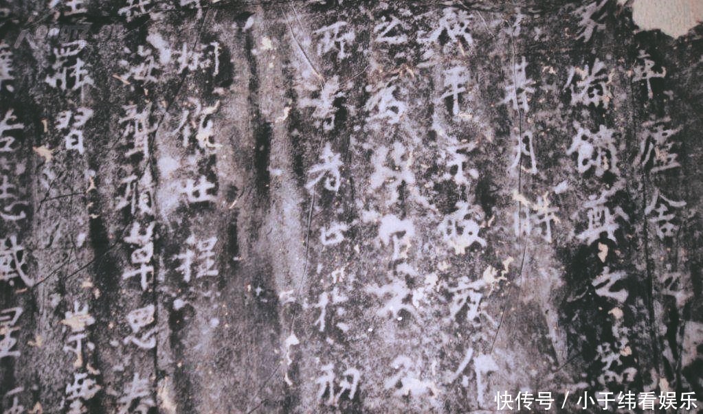 古代一将逝后立碑，刻无金无银四字，仅200年后便有人挖出宝藏