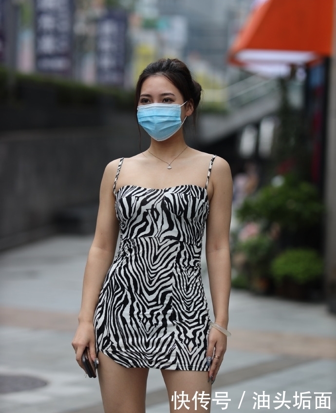 时尚|30岁阿姨的时尚“斑马裙”,蕴藏别样魅力,一般少女难以驾驭