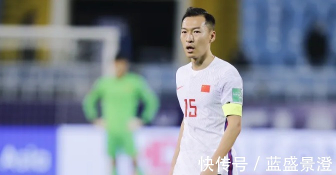 李霄鹏|国足1-3验出混子中场!进攻上不去,防守回不来,辜负李霄鹏信任!