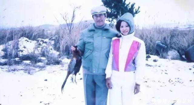 伟德bv1946官网-蓝盈莹和张俪同框一个圆润一个干瘪才知骨相皮相的差距有多大