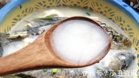 热水|炖鱼汤时,用冷水好还是用热水好?学会这招,汤汁浓白鲜美!