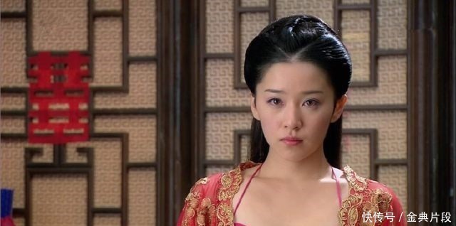 高叉|高跟鞋不是现在才有,高跟鞋在清朝就很流行,宫女们都穿着高跟鞋