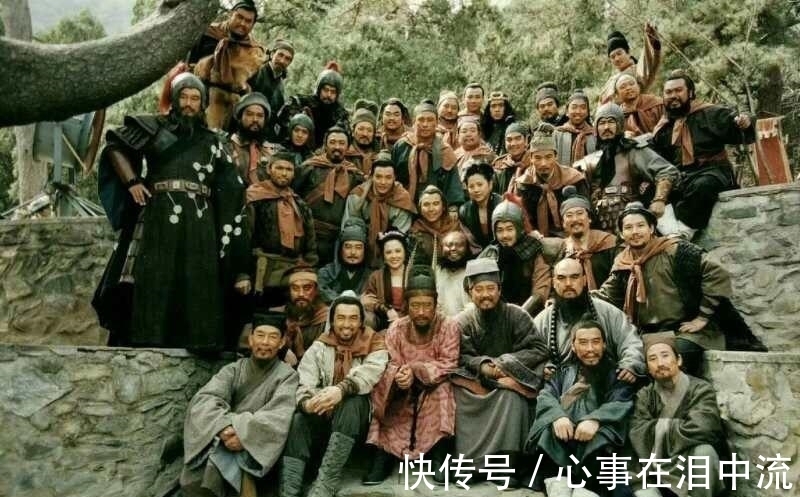 金圣叹!梁山有一好汉,其实是“朝廷奸细”,施耐庵在取名时早就已经透露