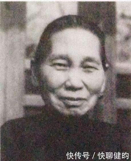 她出身寒微嫁给别人为妾,却受到了极大的尊重,可惜晚年结局悲凉