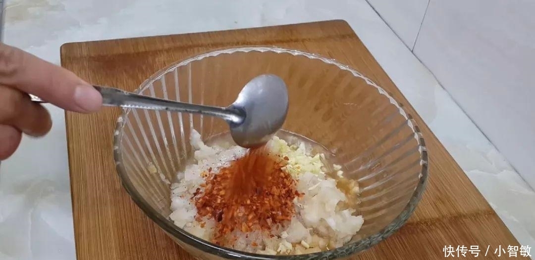 黄瓜这样做, 教你在家秘制风味腌黄瓜, 清脆爽口, 吃半年都不会坏