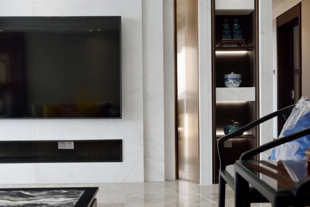 诗意|210㎡新中式,现代简雅舒适,中式端庄布置,营造禅意气质