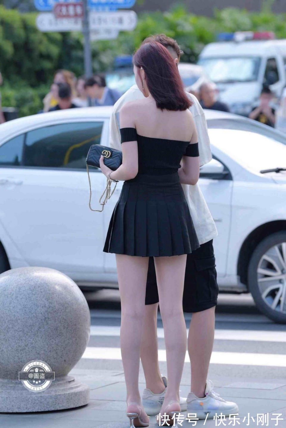 优越感|优雅时尚的连衣裙装扮提升气场,轻松搭配出优越感,光鲜靓丽