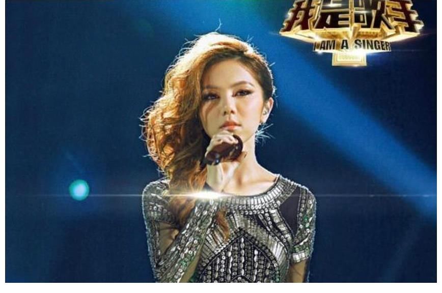 新的心跳|6年前她首次参加《好声音》,今年她正式加盟,成为最年轻女导师?