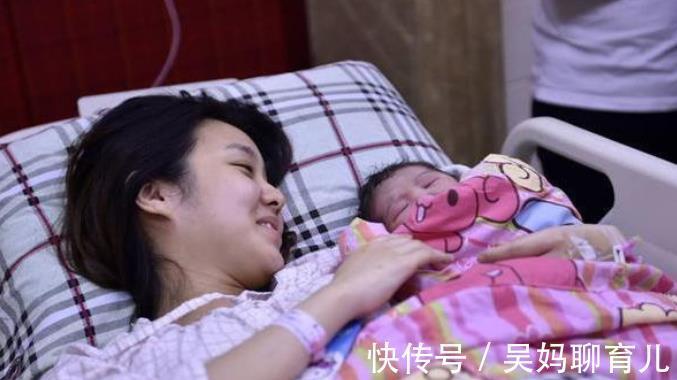 枕头|宝宝刚出生，妈妈不要在4件事上太勤快，这么做宝宝不会受到伤害