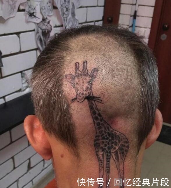 尺子|13个搞笑的纹身拖鞋省了,记事本也不用买了,承包你一年的槽点