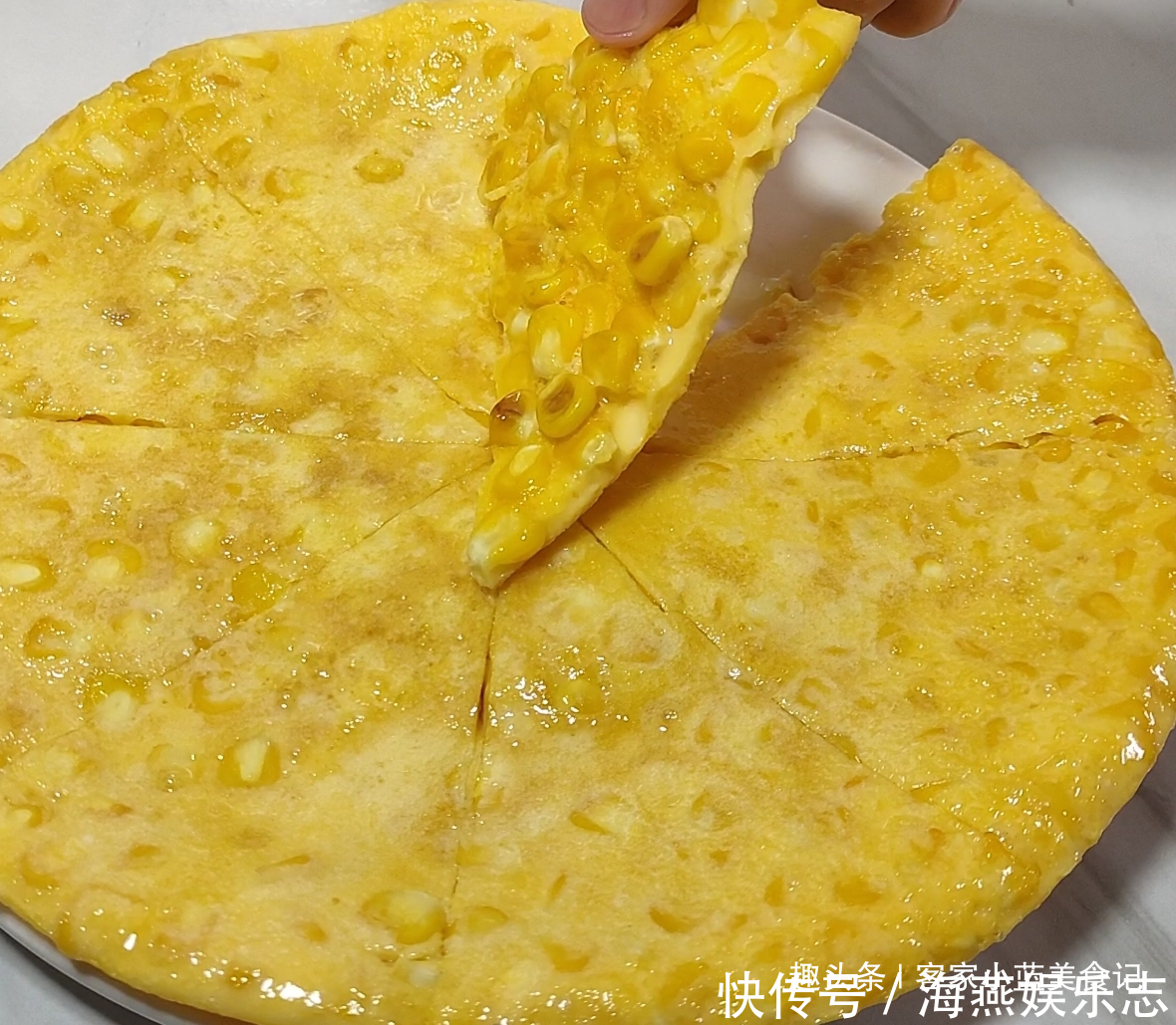 玉米粒|玉米别煮了，加两个鸡蛋，几分钟搞定，出锅小孩抢着吃，真香