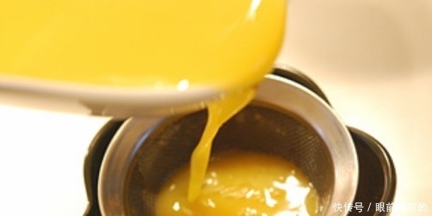 蒸鸡蛋,加水后直接蒸就大错特错!多做2步,细腻嫩滑,像豆腐脑