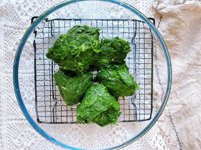 集市上遇到这菜千万别手软，一年只有3个月，营养丰富，脆嫩可口