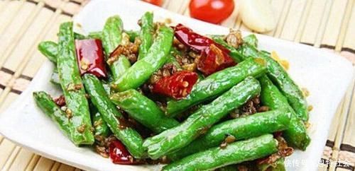 黄花菜|此6种蔬菜不焯水“不可以吃”，多数人都不晓得，还一直再吃