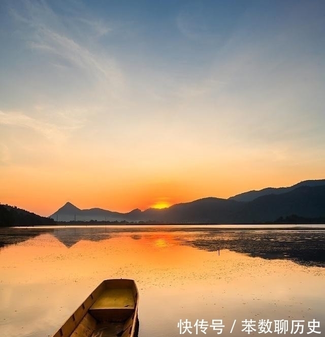 白居易&王昌龄船上听筝写首诗,4句有3句经典,28字不输《琵琶行》