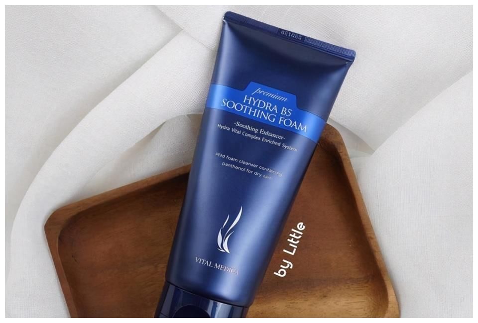 这些洗面奶简直是敏感肌的福音！温和清洁毛孔控油补水，不紧绷