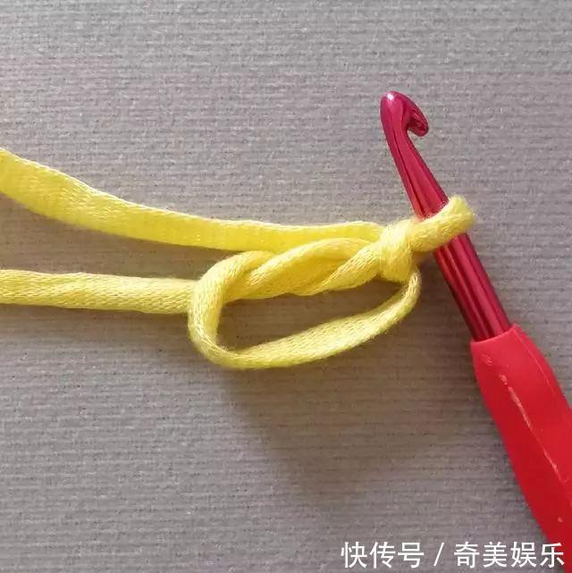 旧衣服剪几刀,制作布条线,拿来钩编收纳盒,非常实用!附教程