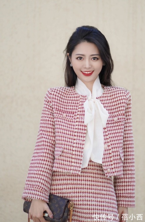 博主 新年如何穿才时髦?这件“短外套”一定要试试,优雅、时髦还百搭