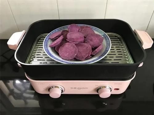 美食优选：不用烤箱，一口平底锅就能做的网红小吃，松软细腻，做法超简单