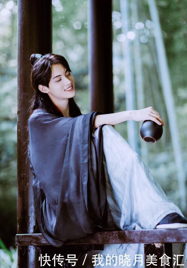 晏几道用他的多情,留下那些精美绝伦的小令,和那些梦幻般的世界