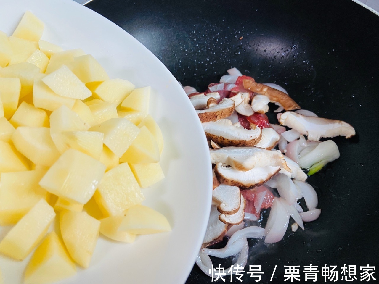 香菇土豆腊肠焖饭,美味好吃,健康有营养