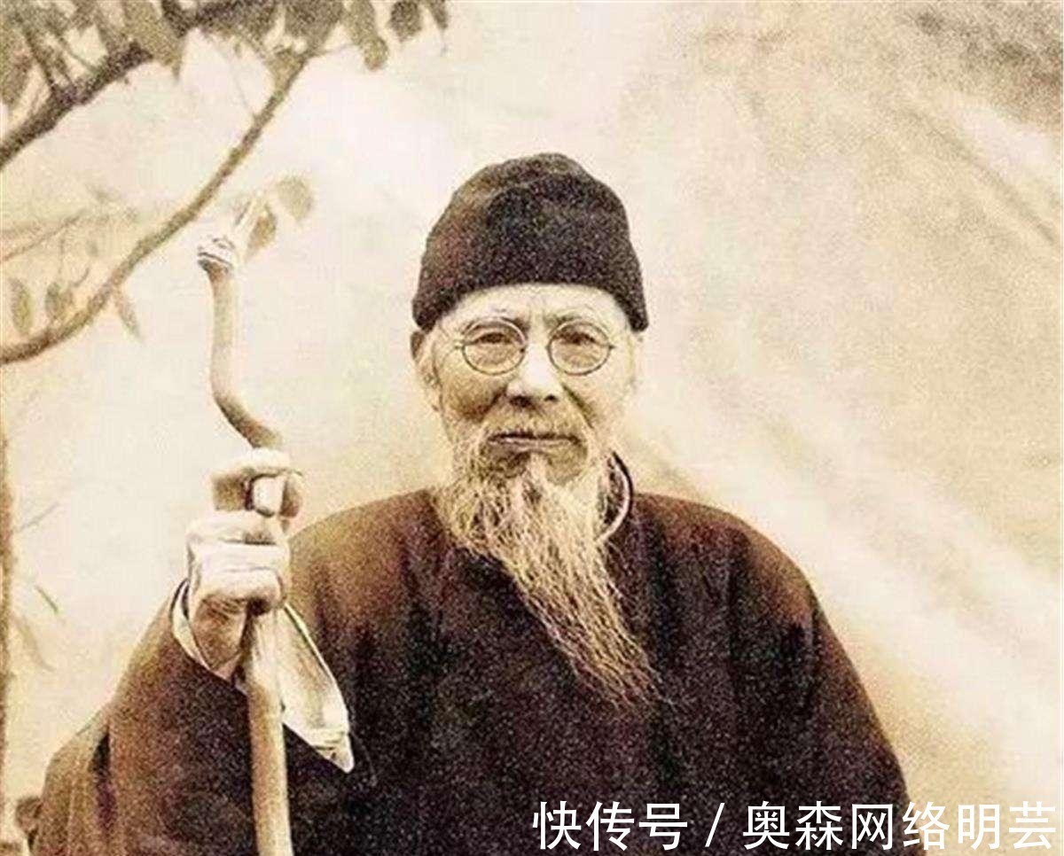 专家@齐白石不按常理把虎画成病猫,却卖出千万高价,专家称尾巴处太妙