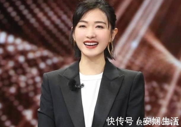 万茜|与王鸥不同,万茜穿着简单录节目,原以为很朴素,站起来才懂