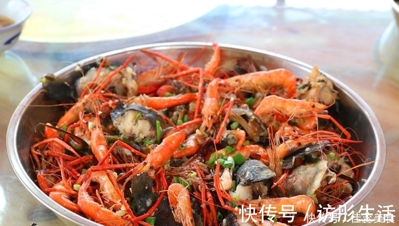 周末带老人和孩子去郊区游玩,吃了一顿地道客家菜,不花一分钱