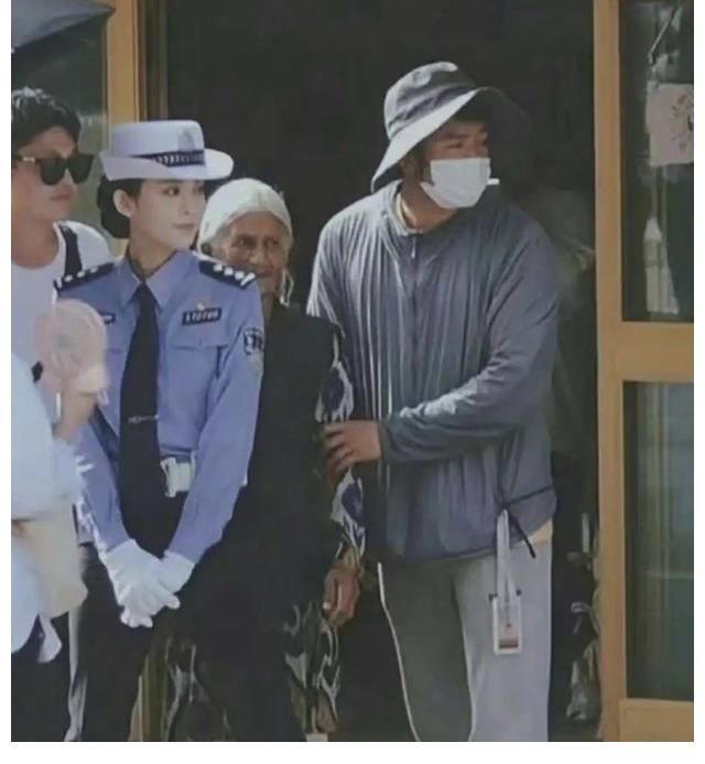 古力娜扎被爆同时拍两部戏,网友:找到她演技不好的原因了