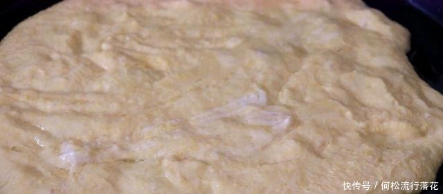 玉米面加2个鸡蛋，不蒸不炸，营养又解馋，出锅全家抢着吃！