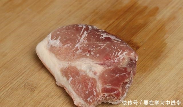 冰箱拿出来的冻肉,万万不要用水泡!教你一招,吃起来跟鲜肉一样