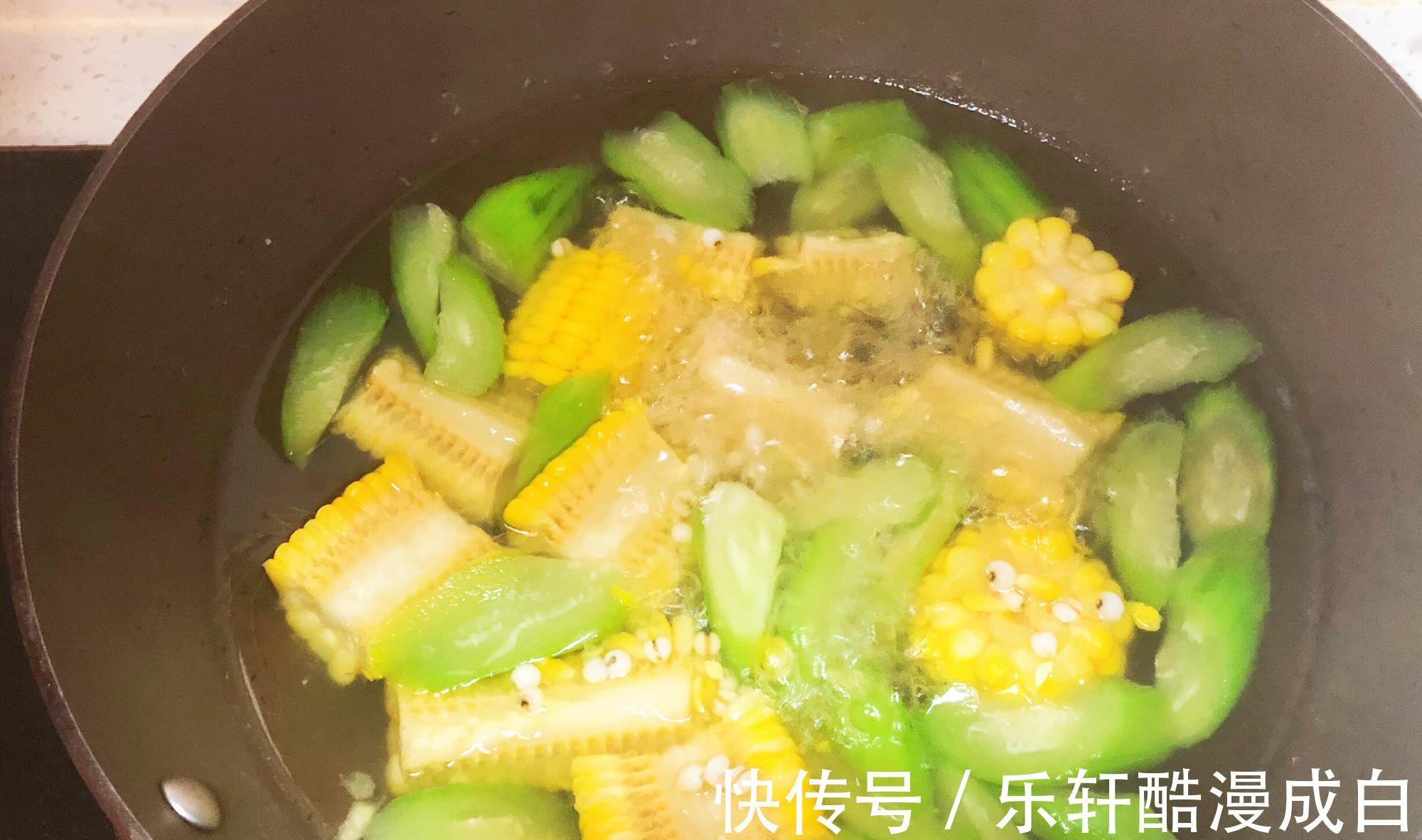 玉米汤|“小暑”节气多给家人喝这汤，3食材一炖，清爽营养，湿气去无踪