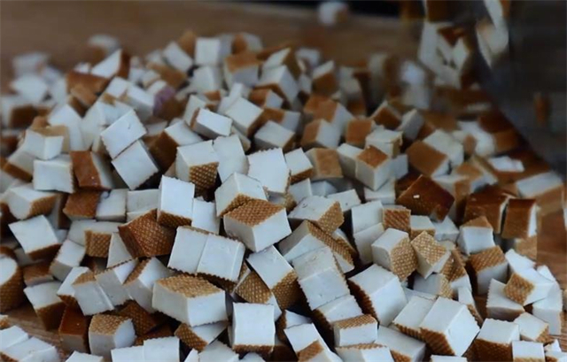 豆腐皮|砂锅方便面怎样做才好吃?原来在家做如此简单,一次做一锅不够吃