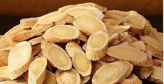 湿气|黄芪和此物“天生一对”，坚持喝一周，湿气没了，肠胃也健康了