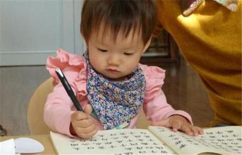 开发|右脑开发早,注定智商高!这5种方法,三岁之前一定要教给孩子!