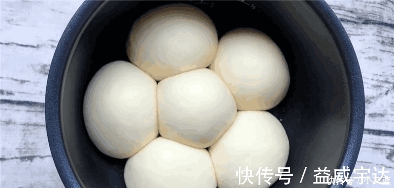 面食达人教你用电饭锅做早餐馒头, 比蒸出来的更香, 做法还简单