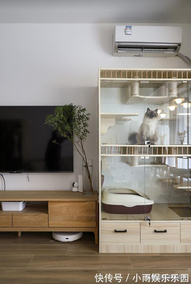 极简|看了他家才知道,全屋刮大白,没安装吊顶不做电视墙,极简又耐看