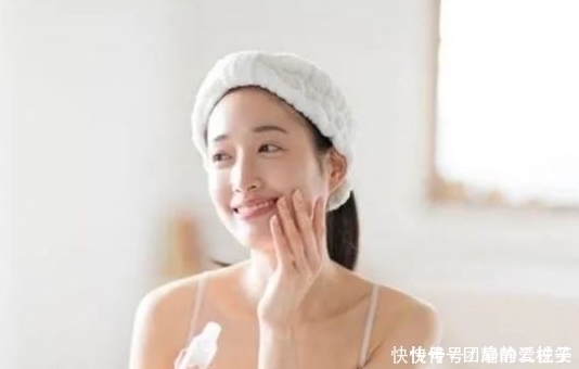 清洁|这才是正确护肤顺序,不要先涂爽肤水,不然皮肤暗沉毛孔粗大