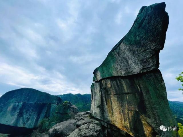 晃石洞星海横流岁月成碑